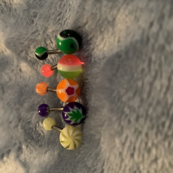 5 belly piercings, good condition - Picture 2 of 7